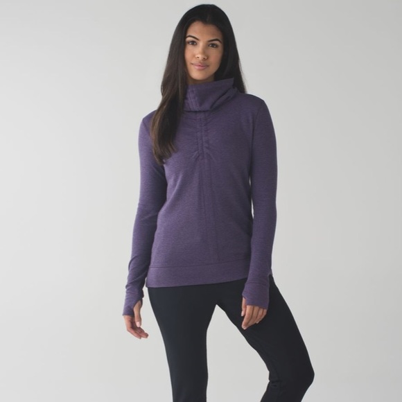 In a cinch long sleeve tee - Lululemon - Picture 2 of 5